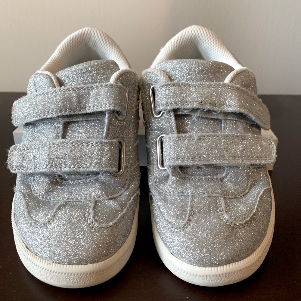 Dr. Scholl’s Silver Shimmer Sneakers (SZ 10); EUC